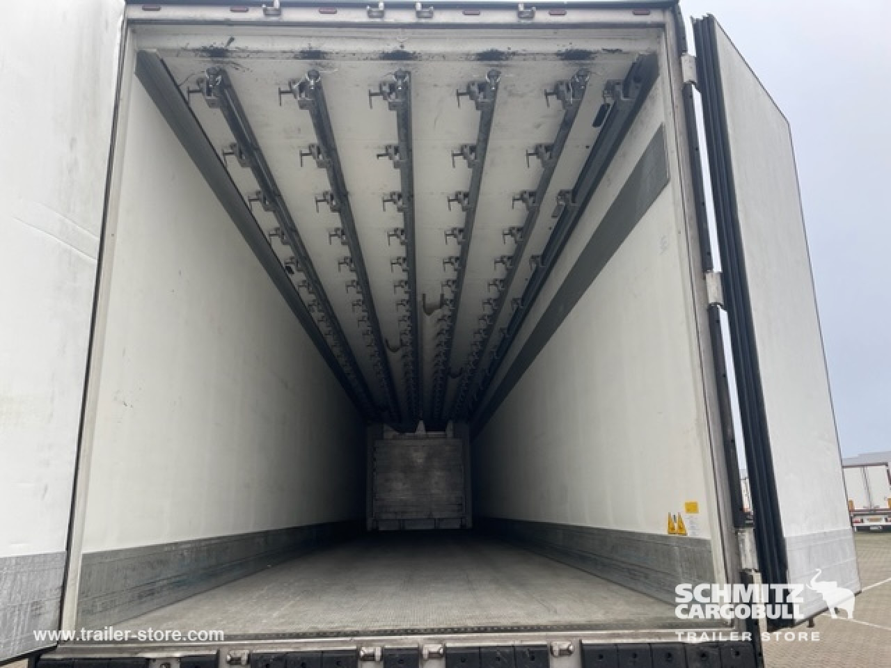 Semi-remorque isothermique SCHMITZ Reefer Meat hanging system: photos 12