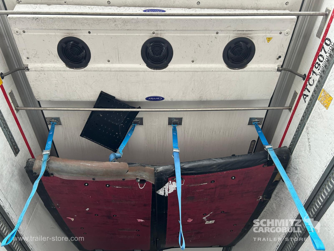 SCHMITZ Reefer Multitemp Taillift - Semi-remorque isothermique: photos 3 SCHMITZ Reefer Multitemp Taillift - Semi-remorque isothermique: photos 3