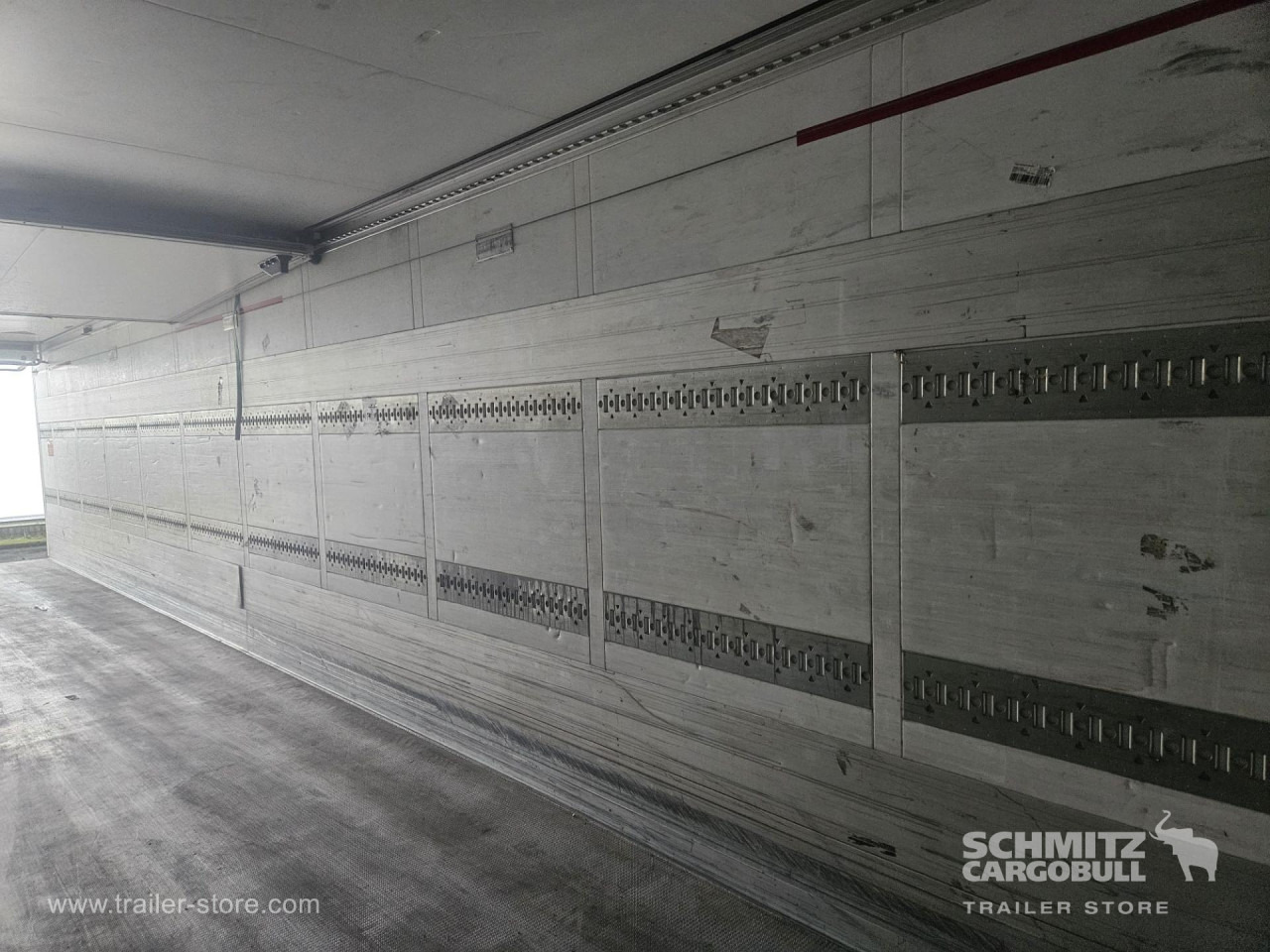 SCHMITZ Reefer Standard - Semi-remorque isothermique: photos 4 SCHMITZ Reefer Standard - Semi-remorque isothermique: photos 4