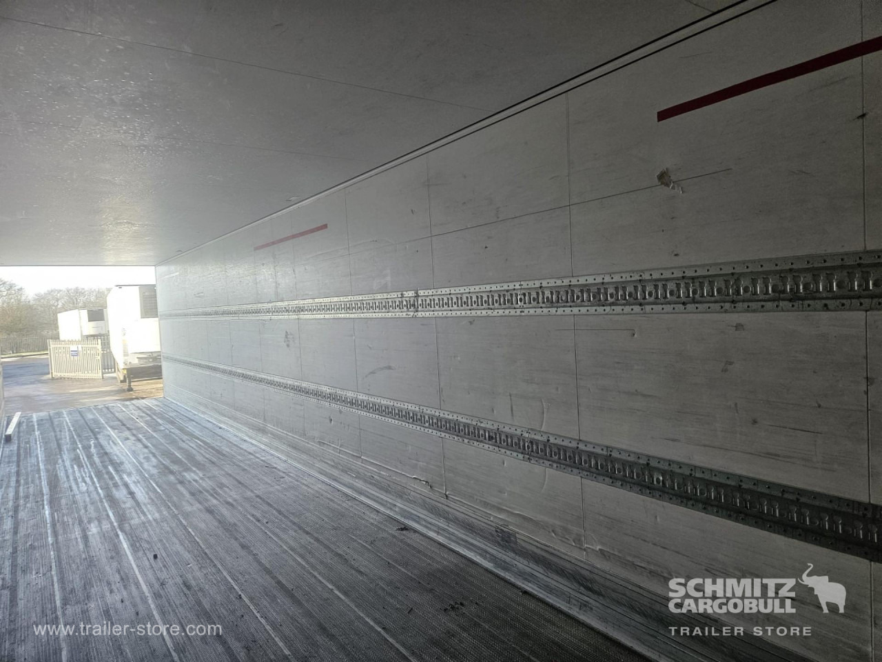 SCHMITZ Reefer Standard - Semi-remorque isothermique: photos 4 SCHMITZ Reefer Standard - Semi-remorque isothermique: photos 4