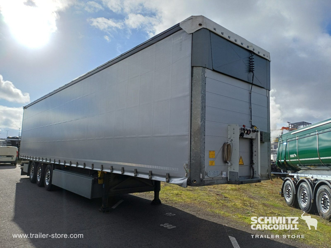 SCHMITZ Curtainsider Standard - Semi-remorque rideaux coulissants: photos 1 SCHMITZ Curtainsider Standard - Semi-remorque rideaux coulissants: photos 1