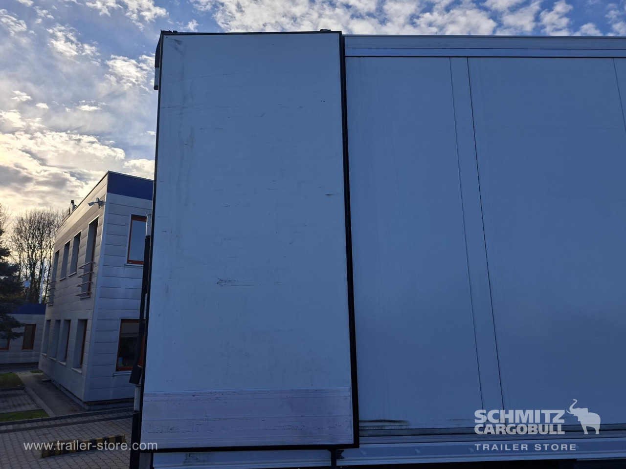 SCHMITZ Reefer Multitemp - Semi-remorque isothermique: photos 2 SCHMITZ Reefer Multitemp - Semi-remorque isothermique: photos 2