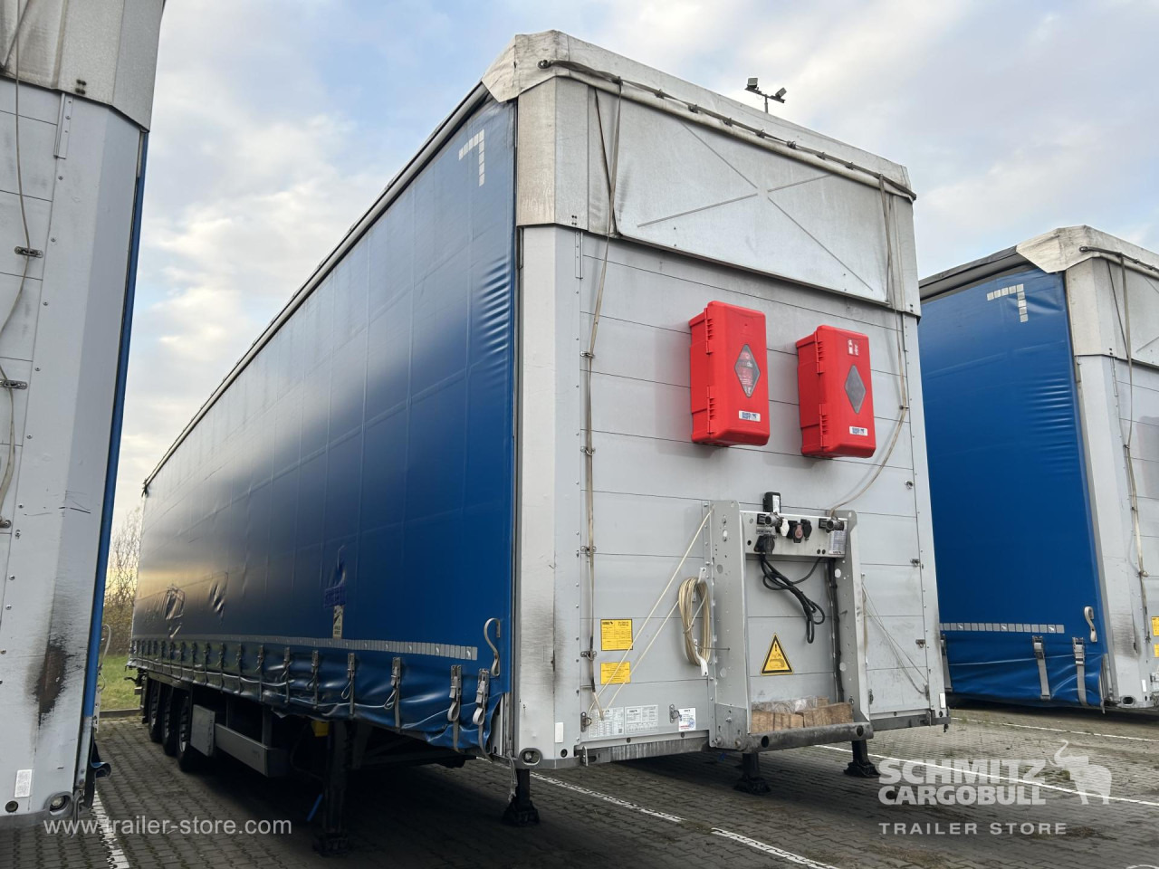 SCHMITZ Curtainsider Mega - Semi-remorque rideaux coulissants: photos 1 SCHMITZ Curtainsider Mega - Semi-remorque rideaux coulissants: photos 1