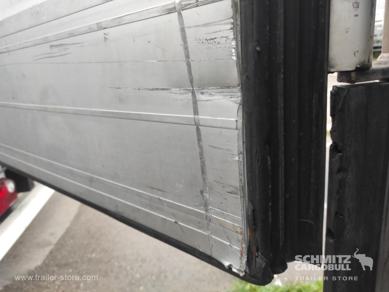 SCHMITZ Напівпричіп Стандартний - Semi-remorque isothermique: photos 2 SCHMITZ Напівпричіп Стандартний - Semi-remorque isothermique: photos 2