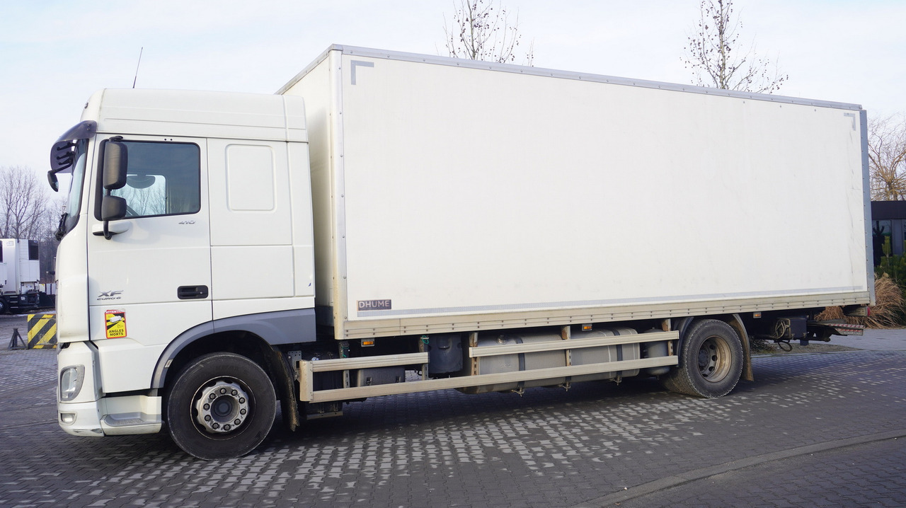 DAF XF 410 EURO 6 /410 HP / 20 EPAL / Dhollandia lift 1500 kg - Camion fourgon: photos 3 DAF XF 410 EURO 6 /410 HP / 20 EPAL / Dhollandia lift 1500 kg - Camion fourgon: photos 3
