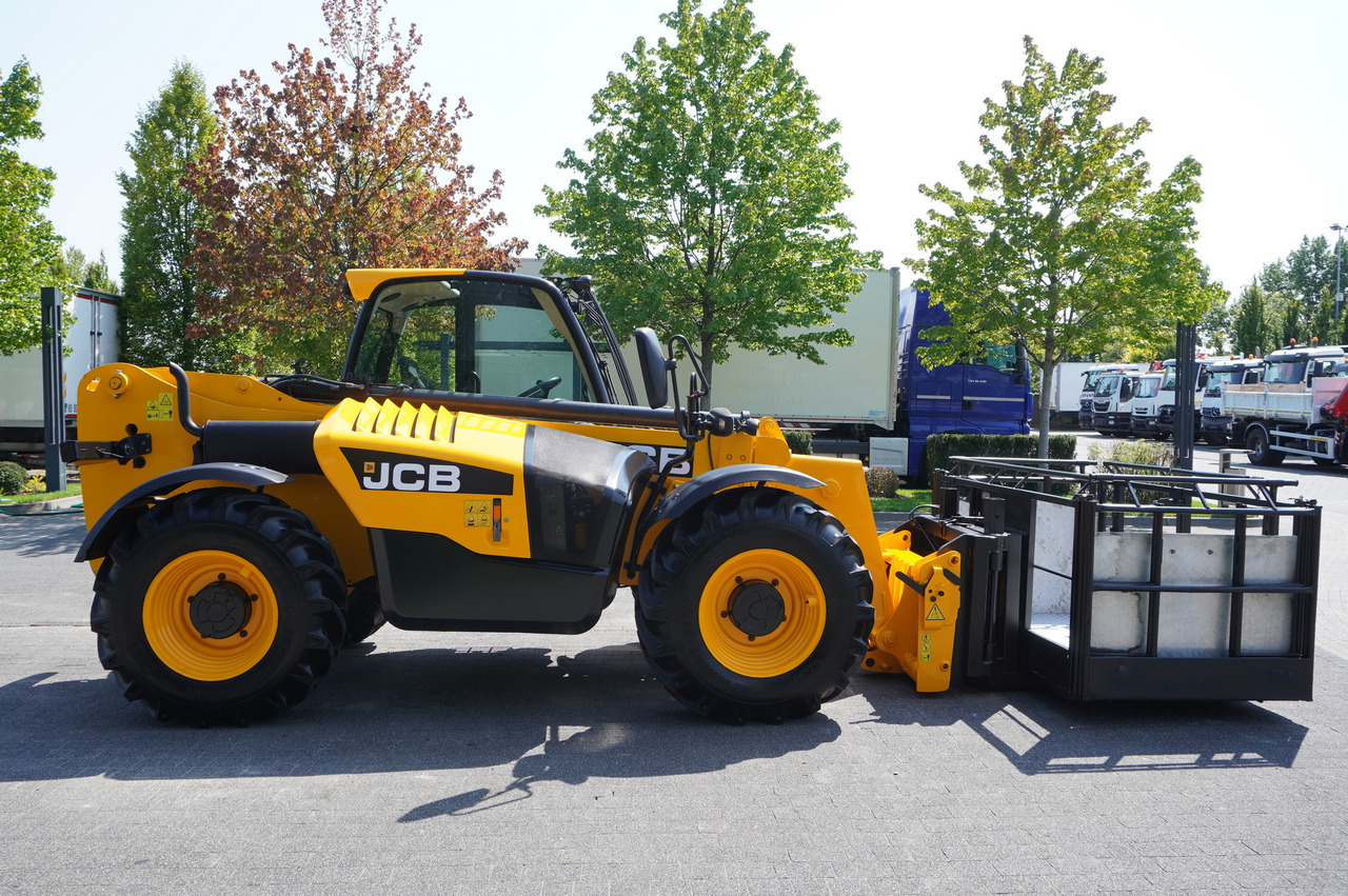 JCB 535-95 / 3.5 T / range 9.5 m / joystick - Chargeuse sur pneus télescopique: photos 5 JCB 535-95 / 3.5 T / range 9.5 m / joystick - Chargeuse sur pneus télescopique: photos 5