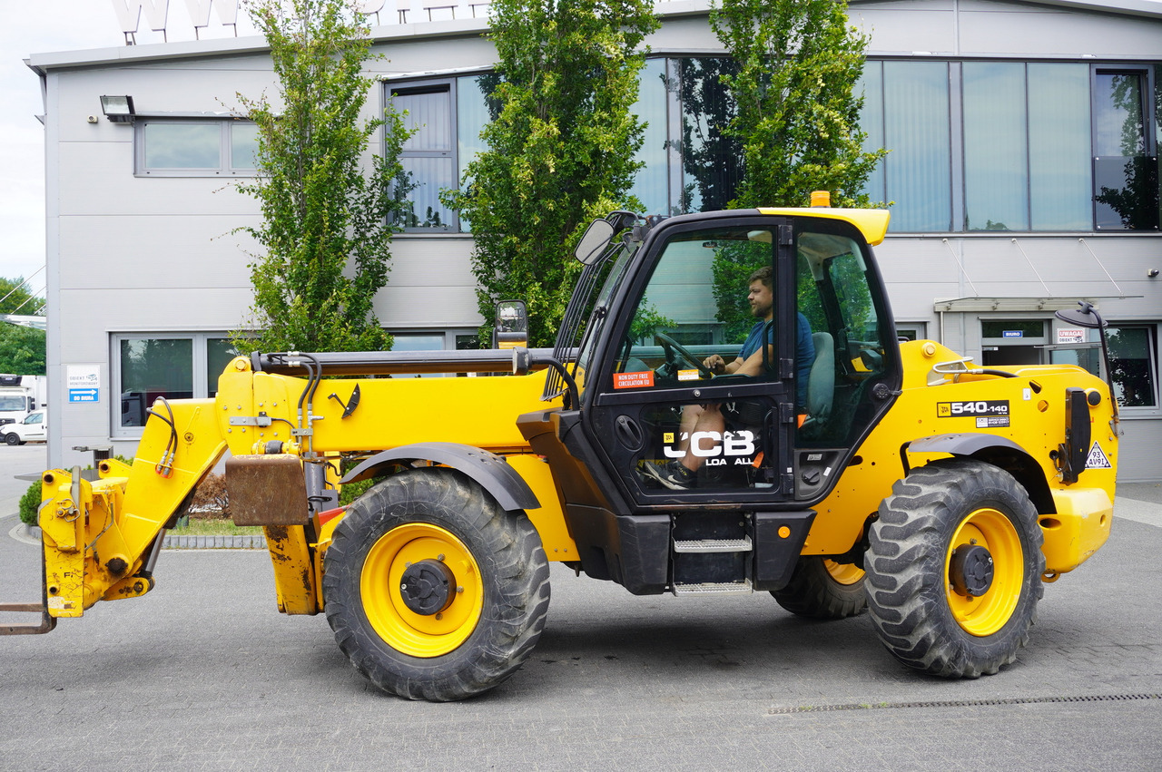 Crédit-bail de JCB 540-140 telescopic loader / 14 m range / 1800 MTH JCB 540-140 telescopic loader / 14 m range / 1800 MTH: photos 9