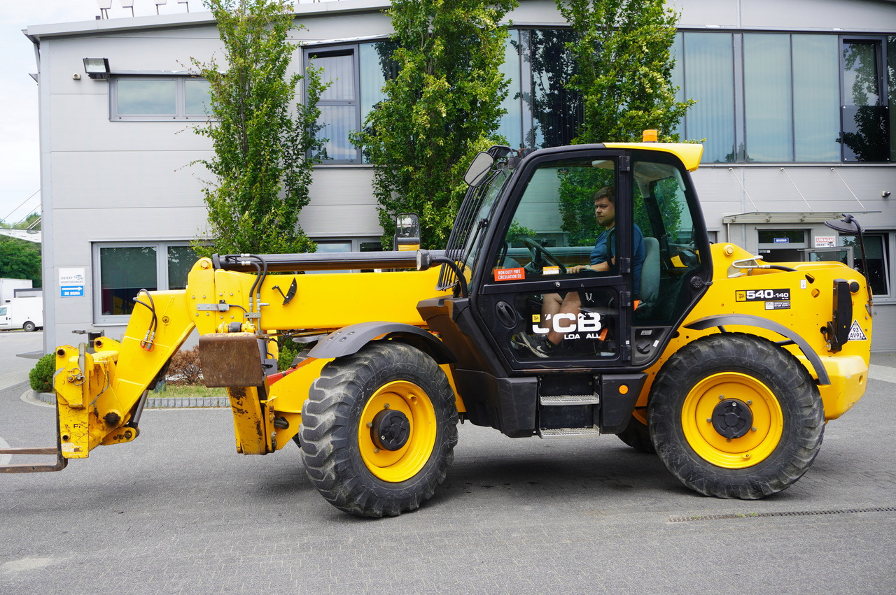 Crédit-bail de JCB 540-140 telescopic loader / 14 m range / 1800 MTH JCB 540-140 telescopic loader / 14 m range / 1800 MTH: photos 8
