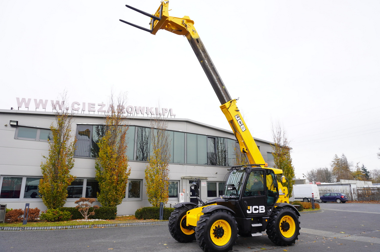 JCB 560-80 / 6 ton lifting capacity / power 146 HP - Chargeuse sur pneus télescopique: photos 2 JCB 560-80 / 6 ton lifting capacity / power 146 HP - Chargeuse sur pneus télescopique: photos 2