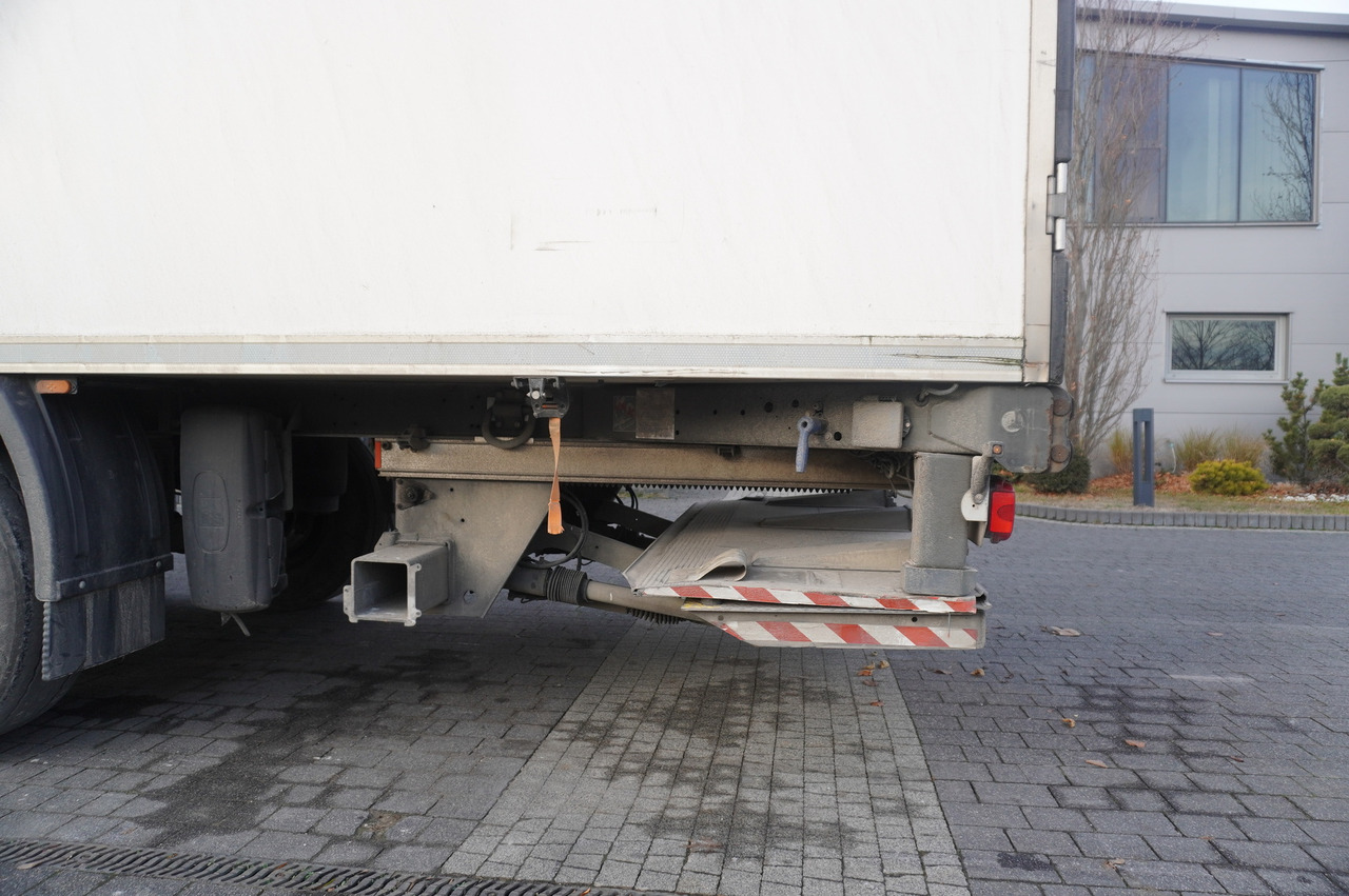 Semi-remorque frigorifique LAMBERET Refrigerated semi-trailer / Carrier Vector 1550 / Dhollandia lift 2500 kg: photos 14