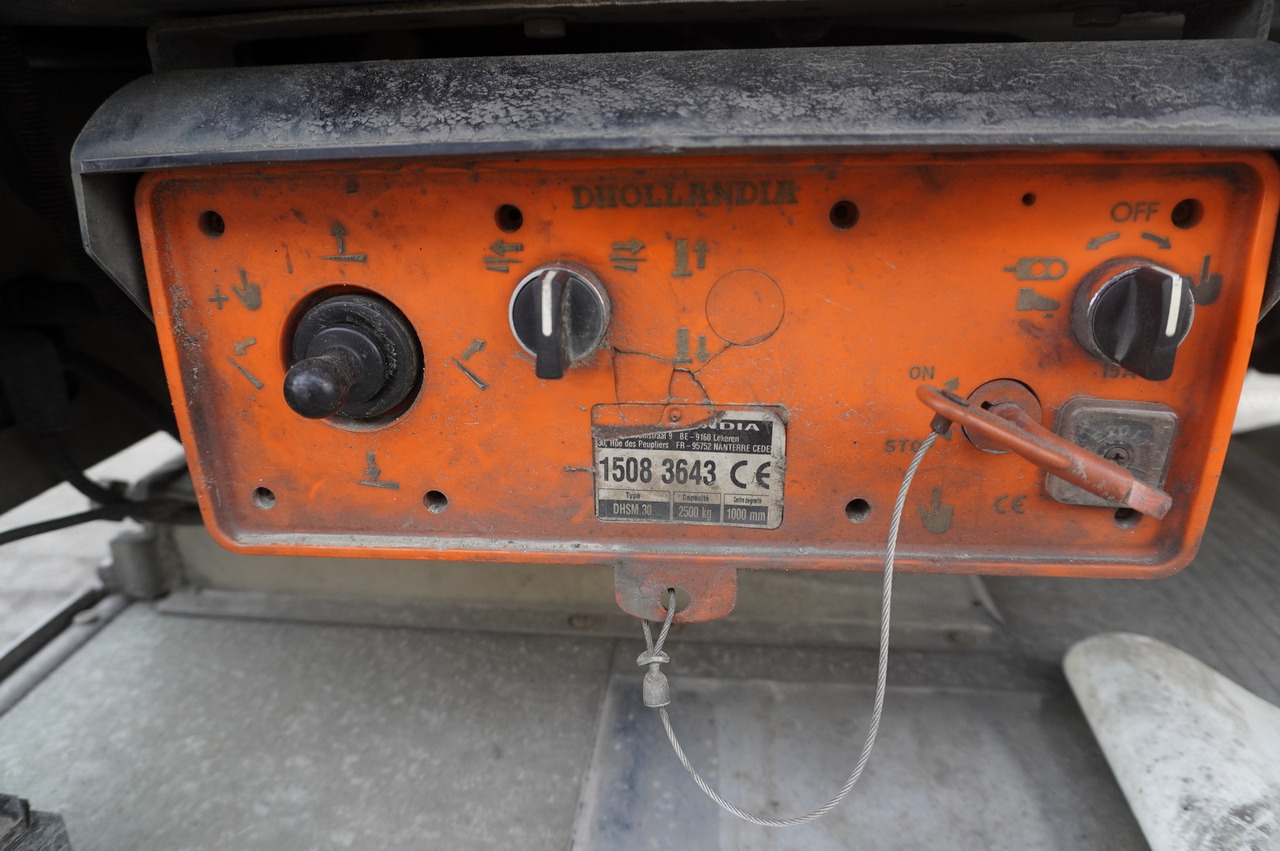 Semi-remorque frigorifique LAMBERET Refrigerated semi-trailer / Carrier Vector 1550 / Dhollandia lift 2500 kg: photos 16