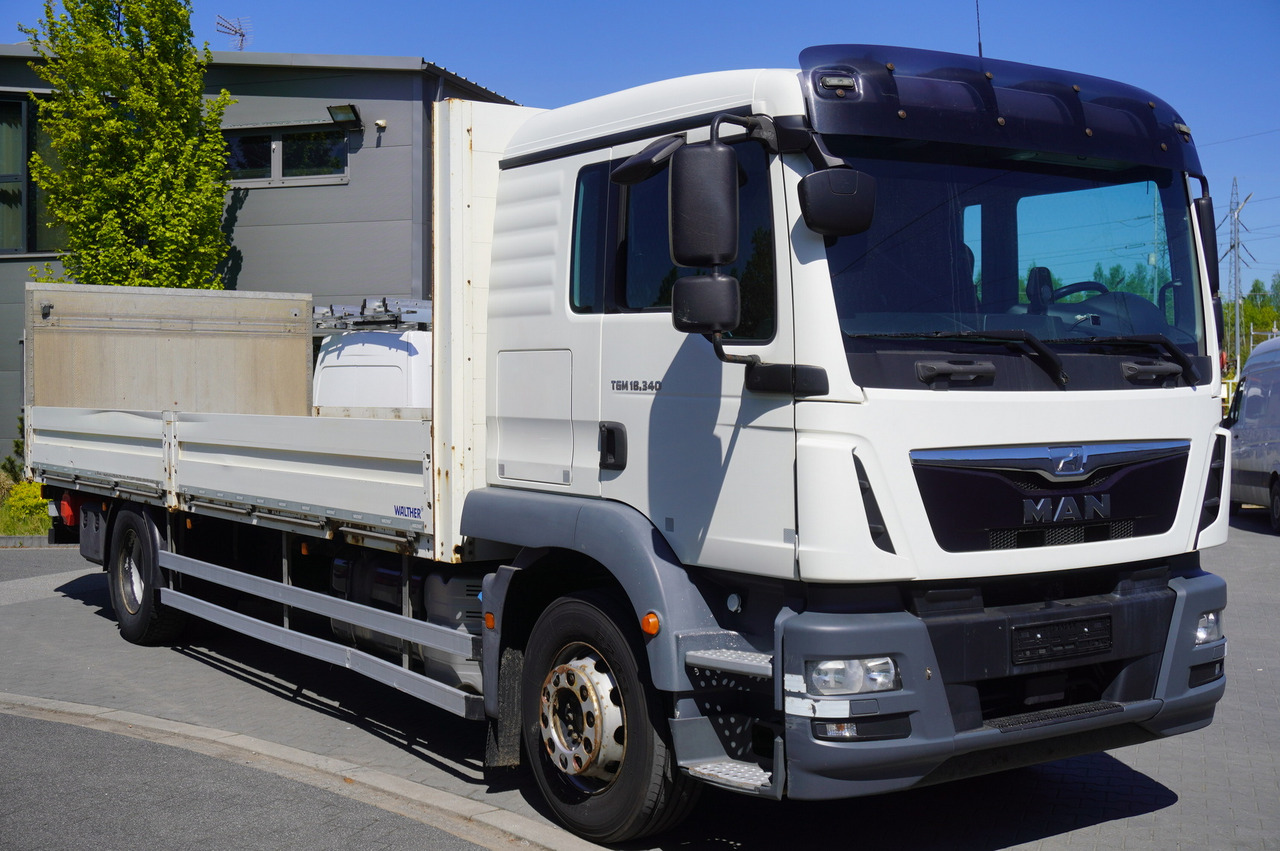MAN TGM 18.340 / flatbed 18 EPAL / Sleeping cab - Camion plateau: photos 1 MAN TGM 18.340 / flatbed 18 EPAL / Sleeping cab - Camion plateau: photos 1