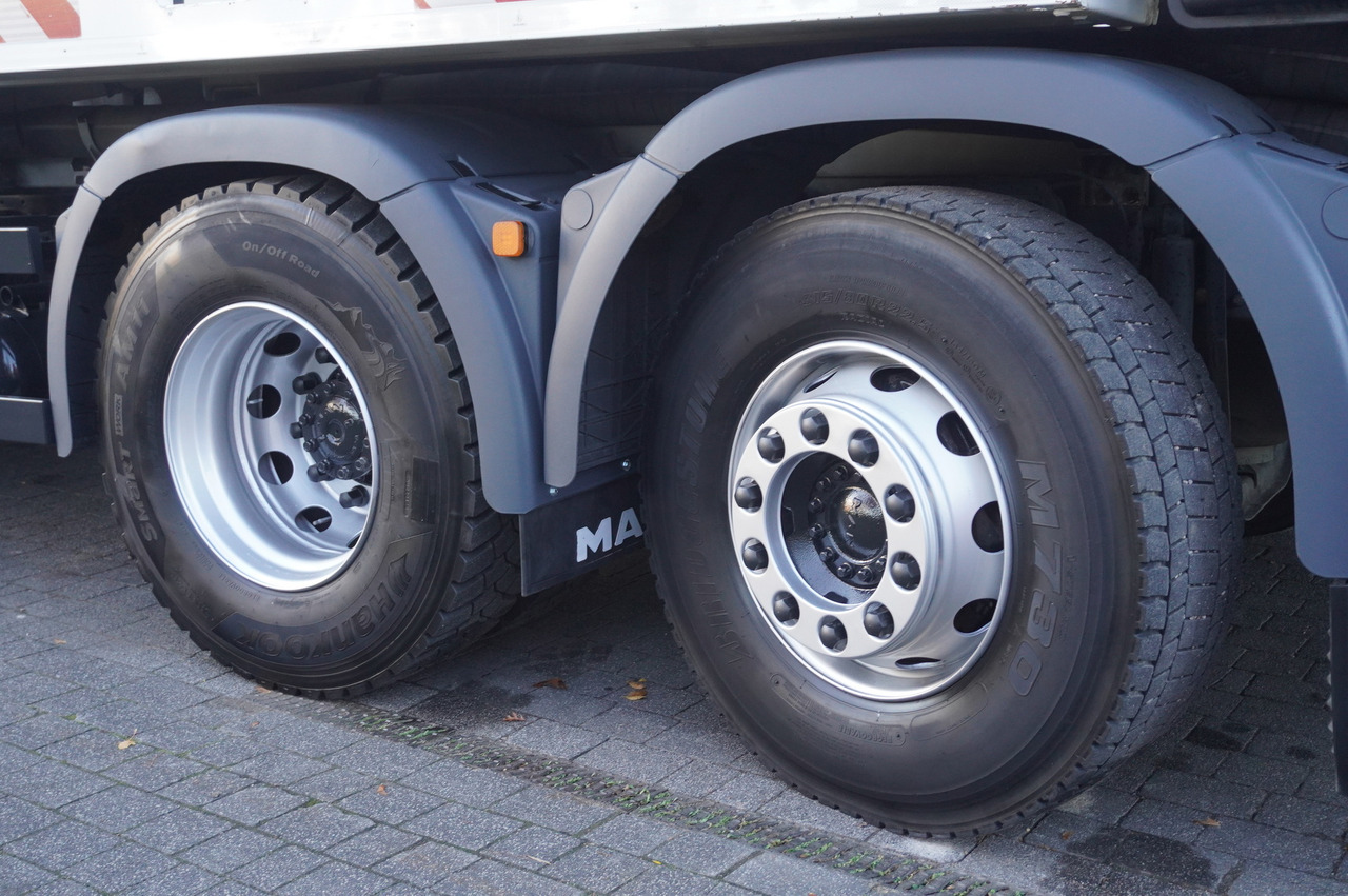 Camion hydrocureur MAN TGM 26.340 E6 / RIVARD sewage cleaner 11.8 m3 / 170 tho. km / steered axle: photos 42 Camion hydrocureur MAN TGM 26.340 E6 / RIVARD sewage cleaner 11.8 m3 / 170 tho. km / steered axle: photos 42