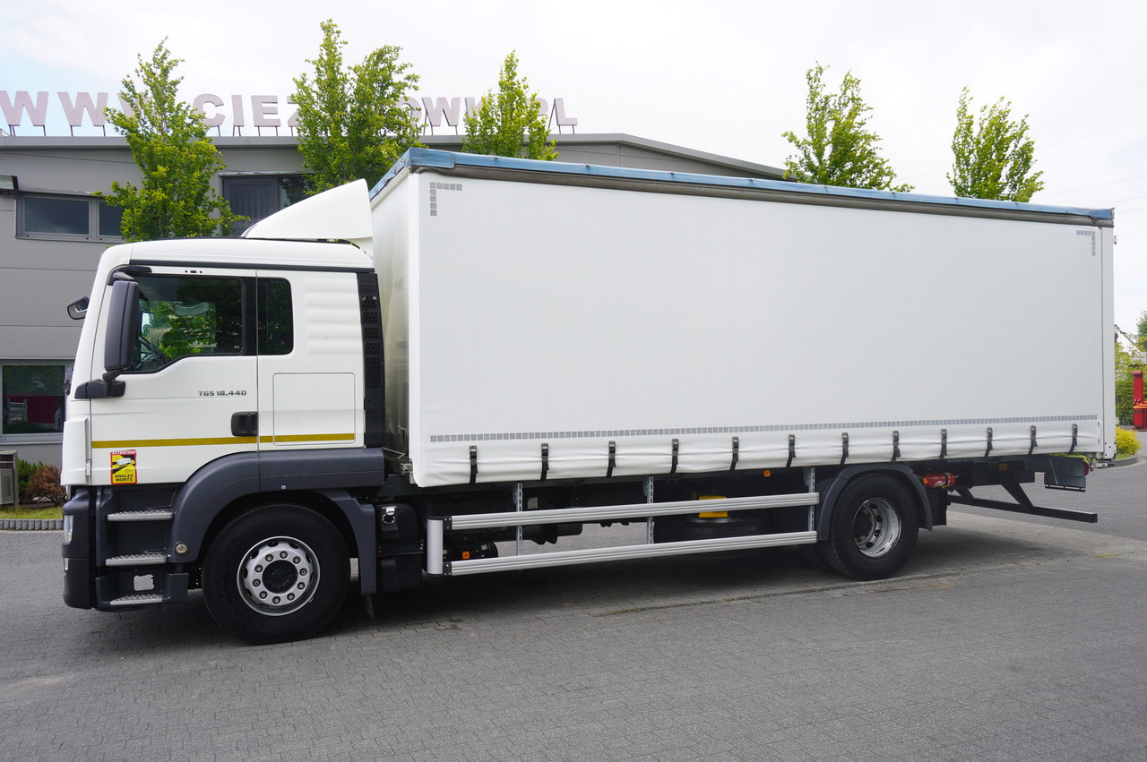 MAN TGS 18.440 / 19 EPAL curtainsider / Sleeper cab - Camion benne: photos 5 MAN TGS 18.440 / 19 EPAL curtainsider / Sleeper cab - Camion benne: photos 5