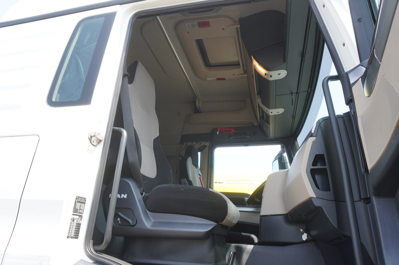 Crédit-bail de MAN TGS 35.420 8×2 / Chassis 6.4 m / 3 steered axles MAN TGS 35.420 8×2 / Chassis 6.4 m / 3 steered axles: photos 22