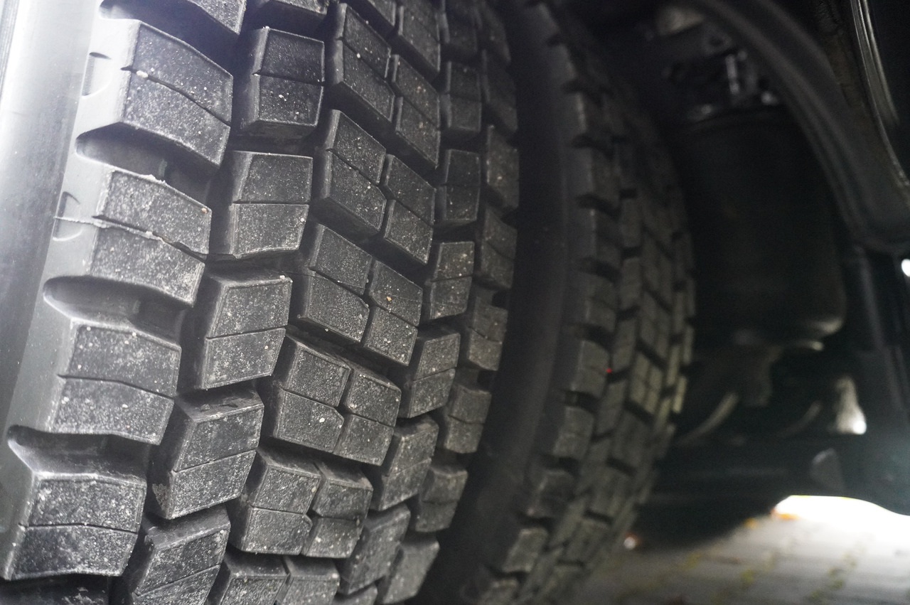 Camion frigorifique MAN TGX 26.480 / 6x2 / Igloocar refrigerator 18 pallets / Thermoking: photos 24 Camion frigorifique MAN TGX 26.480 / 6x2 / Igloocar refrigerator 18 pallets / Thermoking: photos 24