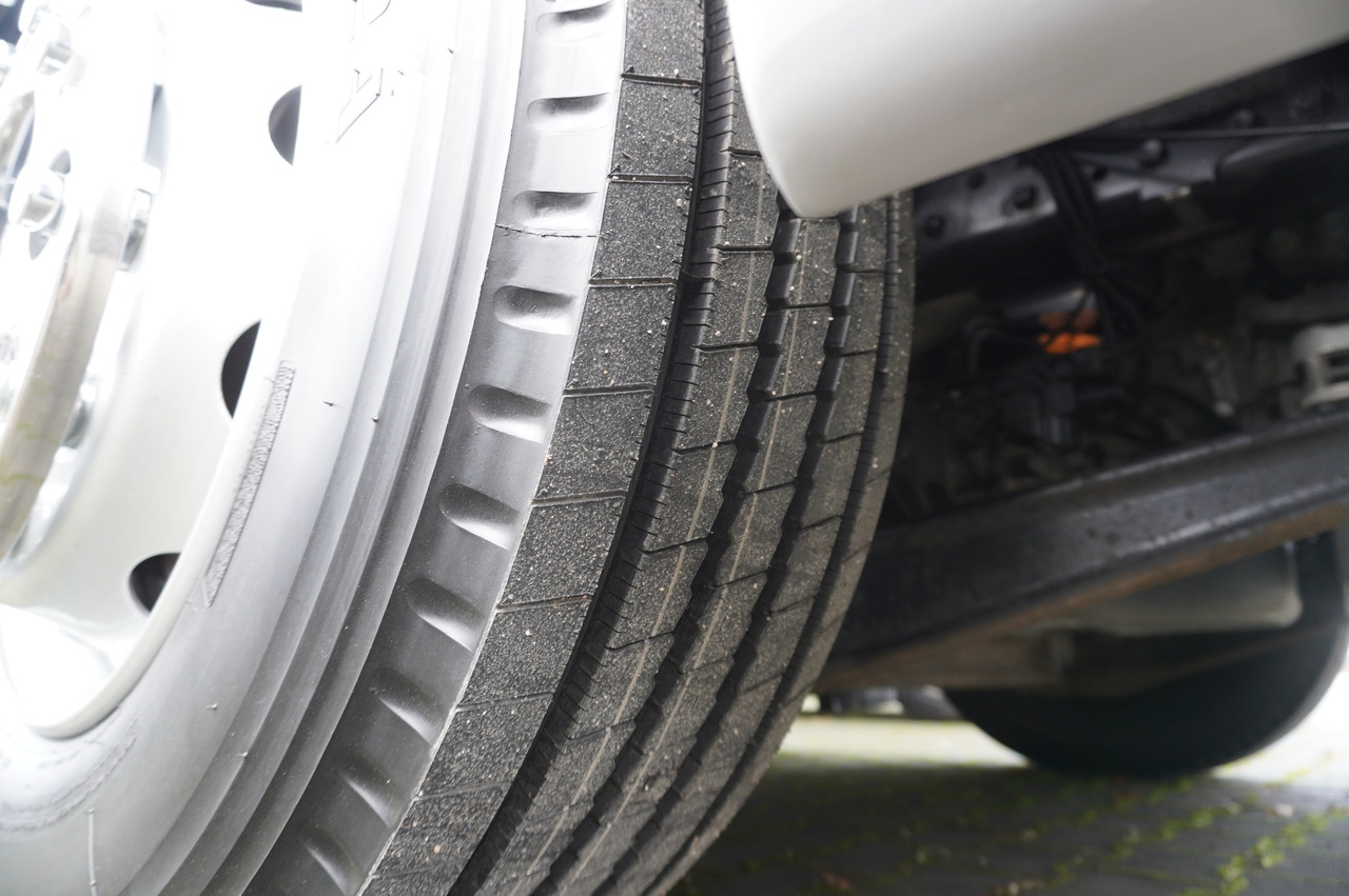 Camion frigorifique MAN TGX 26.480 / 6x2 / Igloocar refrigerator 18 pallets / Thermoking: photos 28 Camion frigorifique MAN TGX 26.480 / 6x2 / Igloocar refrigerator 18 pallets / Thermoking: photos 28