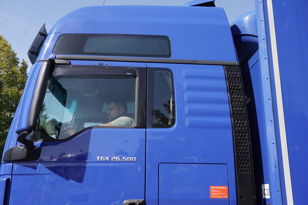Camion frigorifique MAN TGX 26.500 E6 XXL / Schmitz 19 pallets / Thermoking / steering axle: photos 27