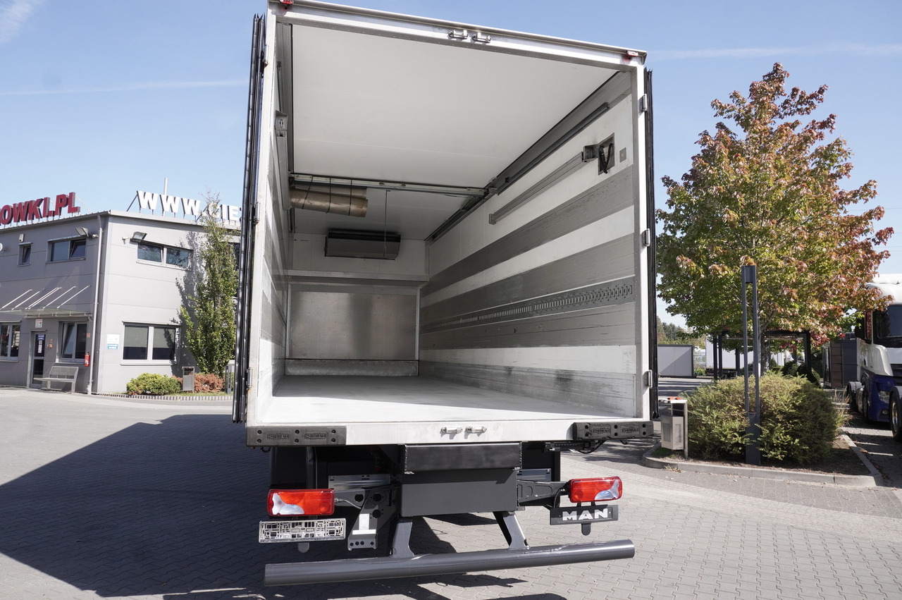 Camion frigorifique MAN TGX 26.500 E6 XXL / Schmitz 19 pallets / Thermoking / steering axle: photos 8