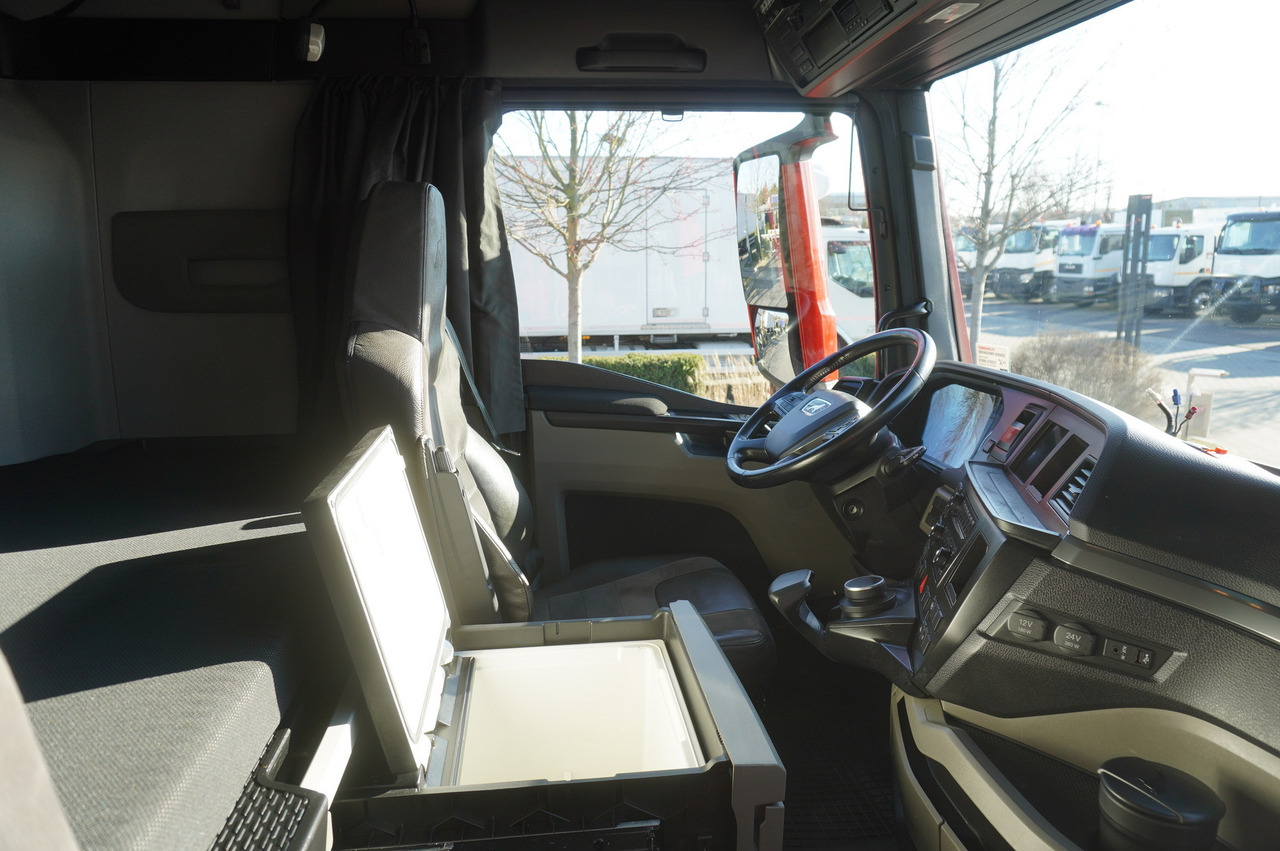 Camion frigorifique MAN TGX 26.510 / 2022 / New Lamberet refrigerator bitemperature/ Carrier Supra 1150 MT / 4 units: photos 27