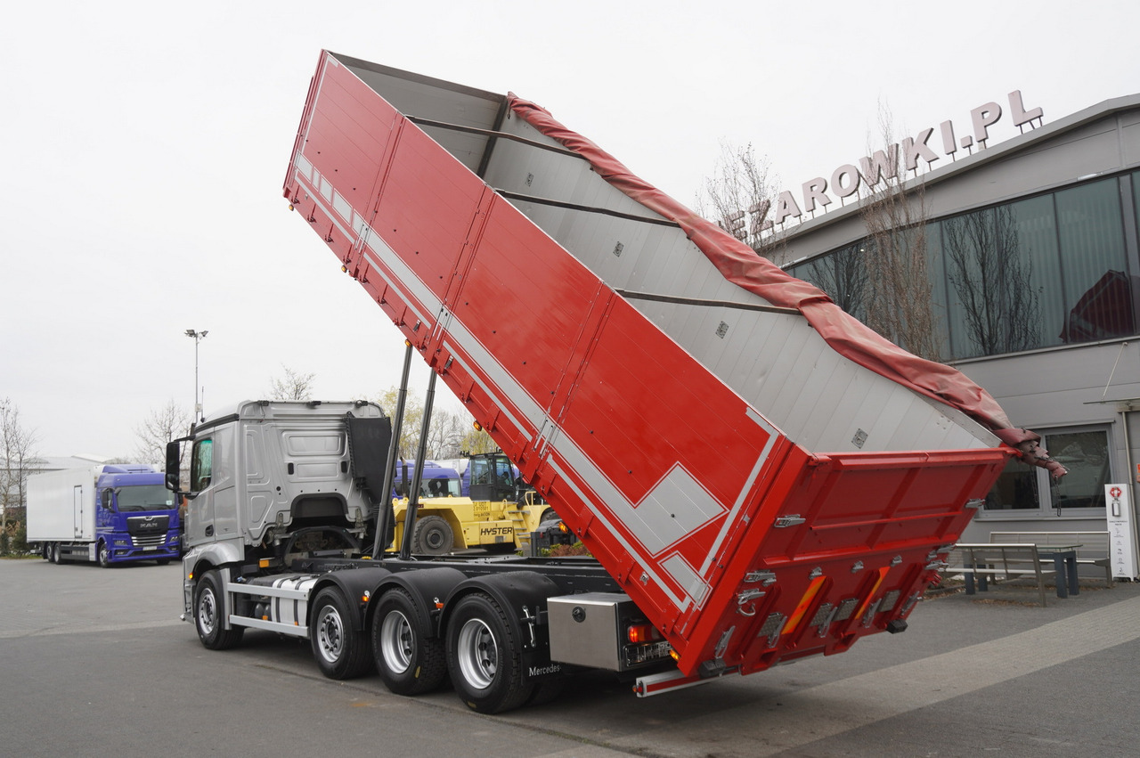 MERCEDES-BENZ Actros 3563 8x4 / Tipper for grain 20 t load capacity - Camion plateau: photos 5 MERCEDES-BENZ Actros 3563 8x4 / Tipper for grain 20 t load capacity - Camion plateau: photos 5