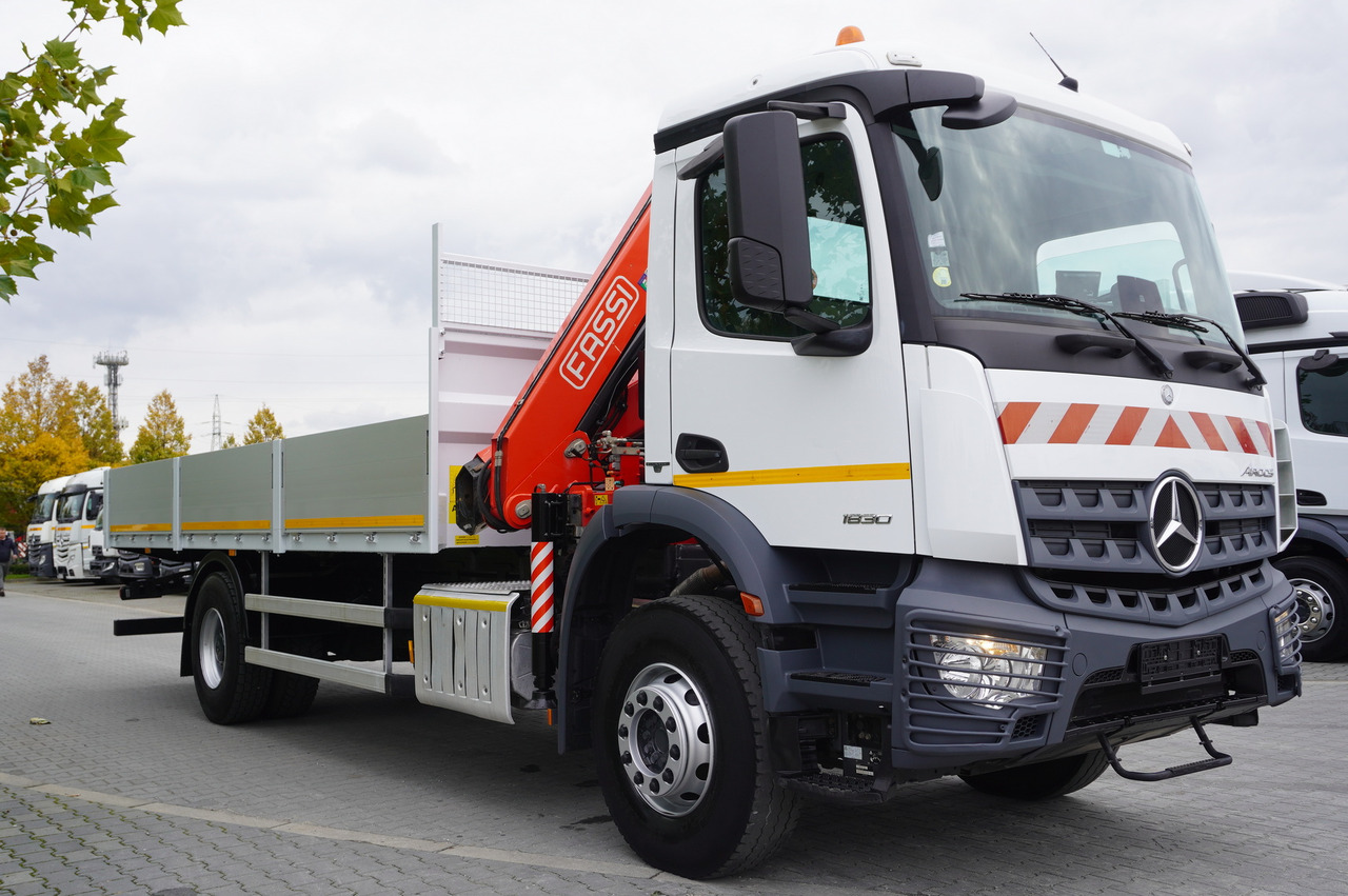 MERCEDES-BENZ Arocs 1830 / Flatbed 16 EPAL / HDS Fassi 155 / Reach 8 m / Load capacity 6160 kg - Camion plateau, Camion grue: photos 2 MERCEDES-BENZ Arocs 1830 / Flatbed 16 EPAL / HDS Fassi 155 / Reach 8 m / Load capacity 6160 kg - Camion plateau, Camion grue: photos 2