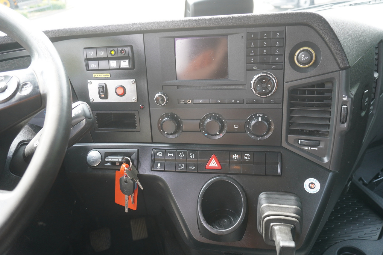 Camion benne, Camion grue MERCEDES-BENZ Arocs 1833 / 87,000 km!!! / Hds HIAB X-DUO 128 B-2 / three-sided tipper: photos 27