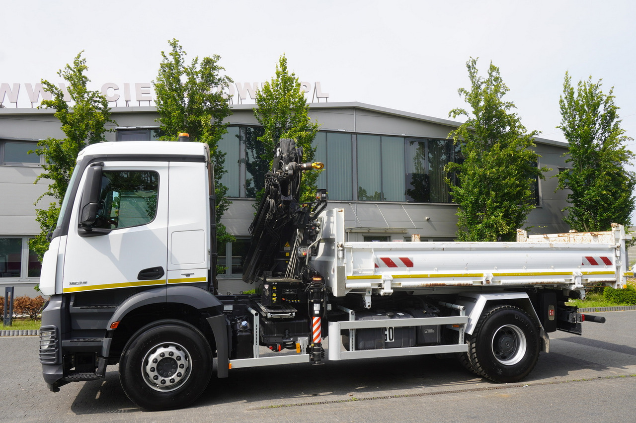 MERCEDES-BENZ Arocs 1833 / 87,000 km!!! / Hds HIAB X-DUO 128 B-2 / three-sided tipper - Camion plateau, Camion grue: photos 5 MERCEDES-BENZ Arocs 1833 / 87,000 km!!! / Hds HIAB X-DUO 128 B-2 / three-sided tipper - Camion plateau, Camion grue: photos 5
