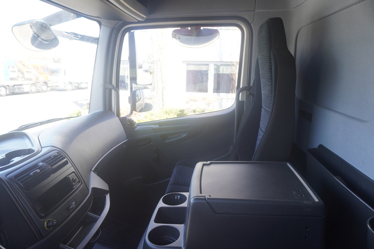 Crédit-bail de MERCEDES-BENZ Atego 818 / Box superstructure / DAUTEL tailgate 1.5 T MERCEDES-BENZ Atego 818 / Box superstructure / DAUTEL tailgate 1.5 T: photos 19