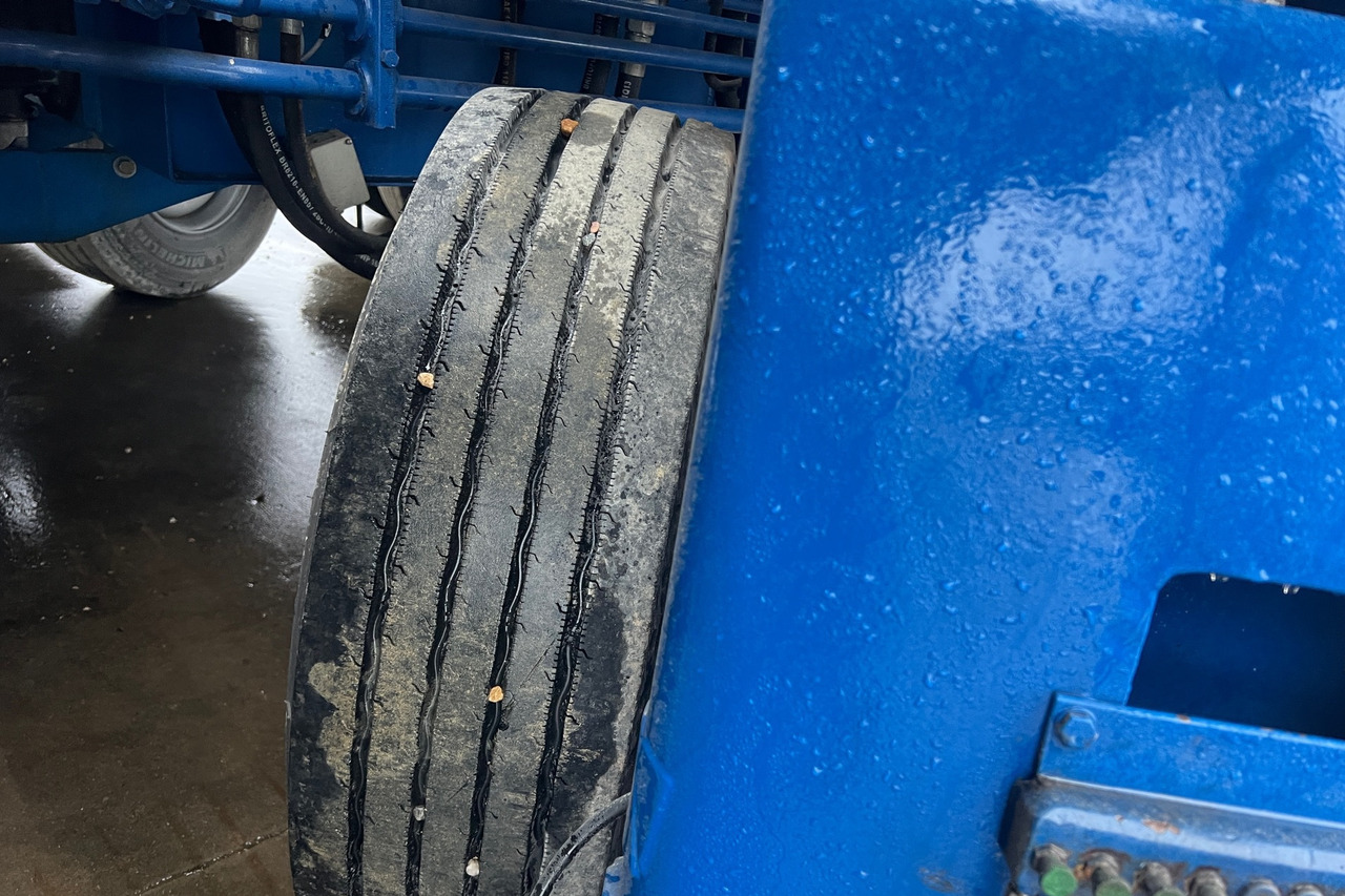 Tracteur portuaire NICOLAS ASM14.4-4.1 terminal tractor 8x2x8 / 200 MTH: photos 19