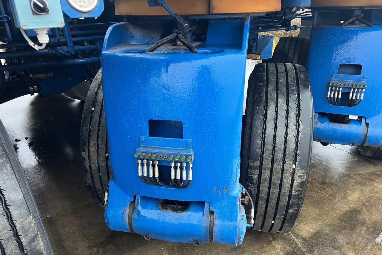 Tracteur portuaire NICOLAS ASM14.4-4.1 terminal tractor 8x2x8 / 200 MTH: photos 18