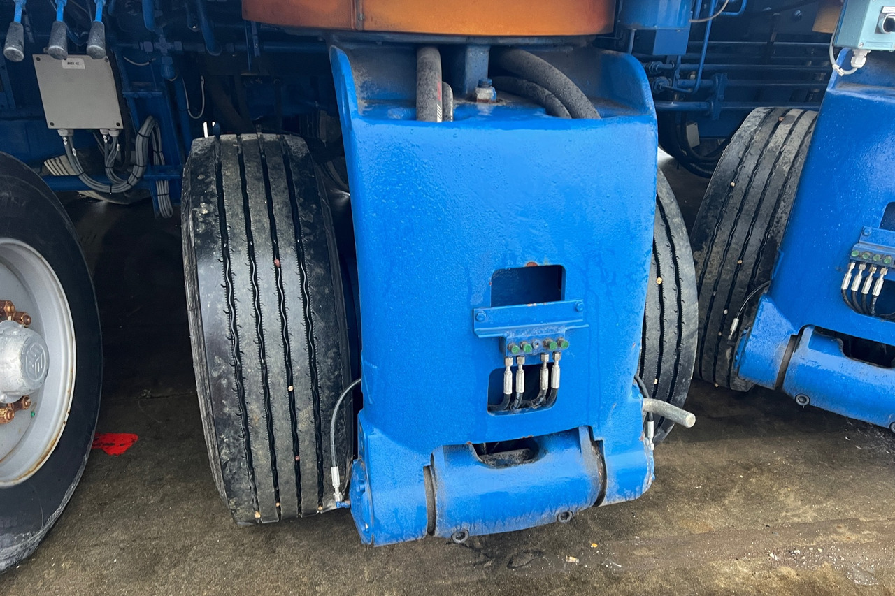 Tracteur portuaire NICOLAS ASM14.4-4.1 terminal tractor 8x2x8 / 200 MTH: photos 17