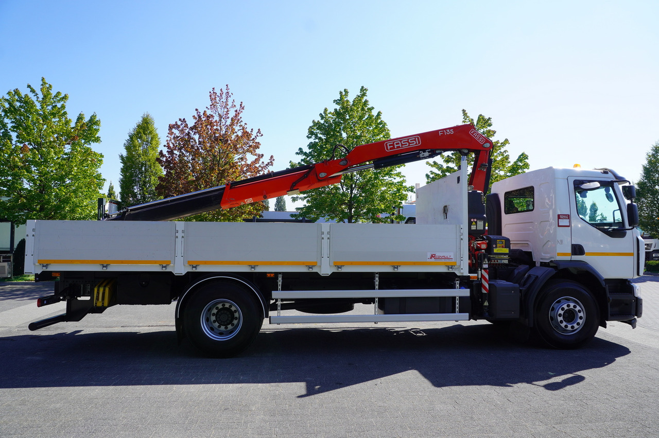 RENAULT C280 DTI 8 / FASSI crane 5.6 T / range 8 m / Flatbed 15 EPAL - Camion plateau, Camion grue: photos 2 RENAULT C280 DTI 8 / FASSI crane 5.6 T / range 8 m / Flatbed 15 EPAL - Camion plateau, Camion grue: photos 2