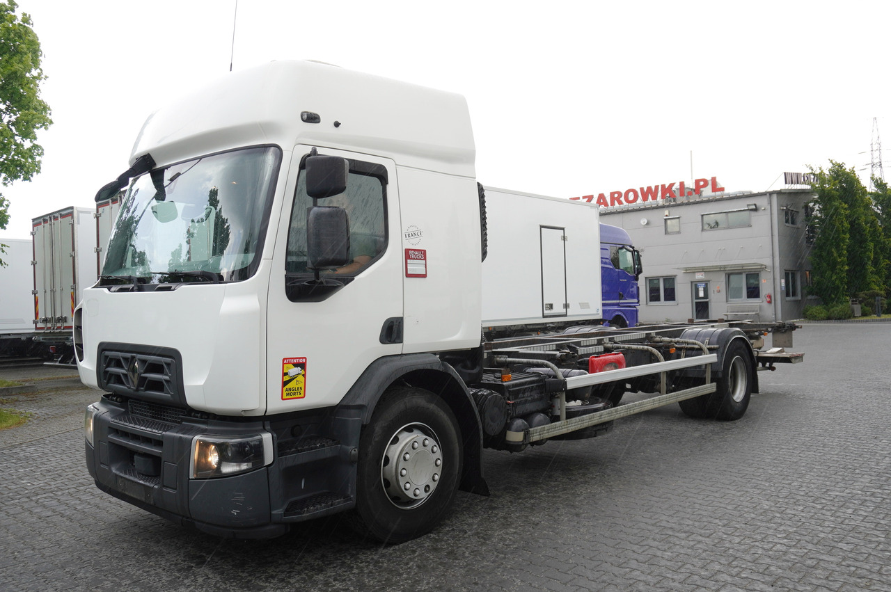 RENAULT D19 Wide Glob / BDF / load capacity 11t / 280 thousand km / tail lift - Châssis cabine: photos 2 RENAULT D19 Wide Glob / BDF / load capacity 11t / 280 thousand km / tail lift - Châssis cabine: photos 2