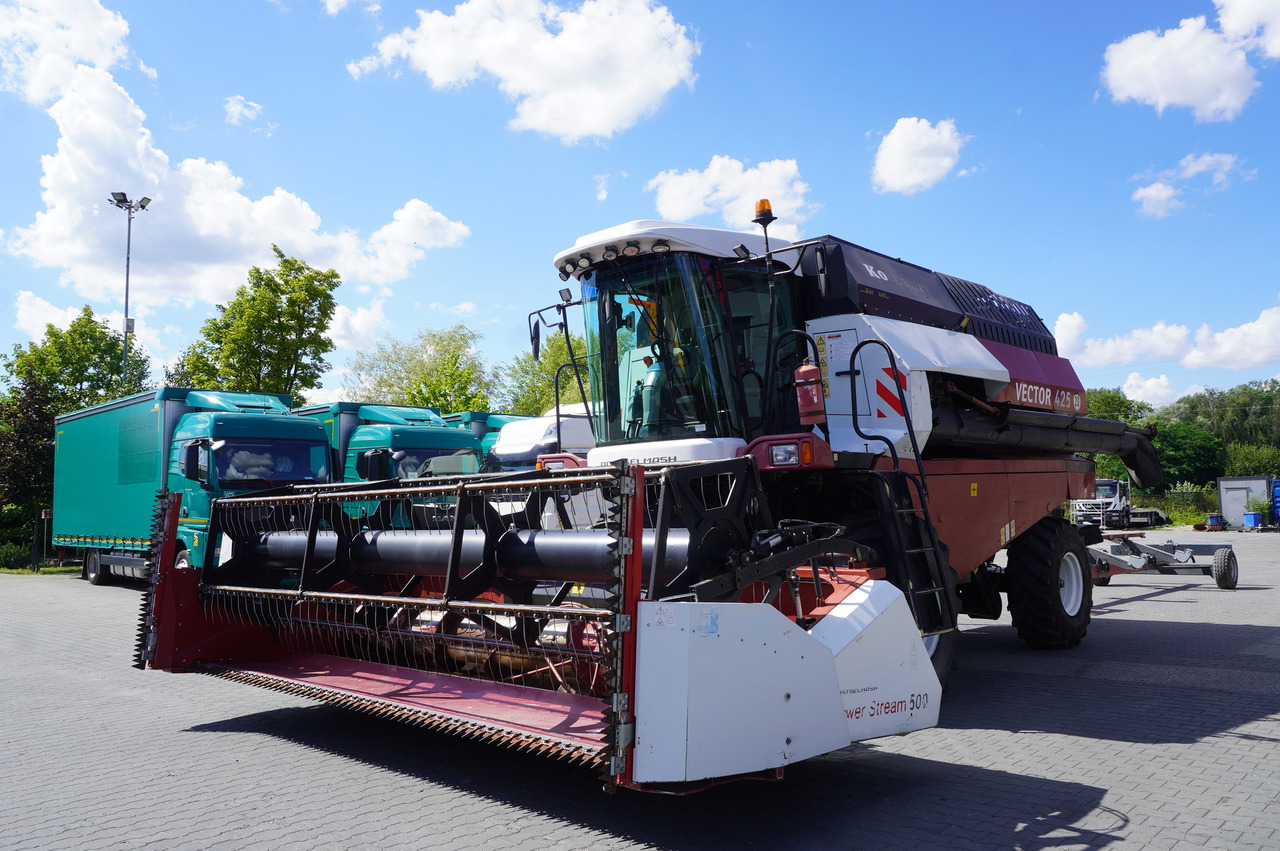 ROSTSELMASH VECTOR 425 RSM-101 grain harvester + Header 5 m + rapeseed harvesting extension / 2300 MTH - Moissonneuse-batteuse: photos 5 ROSTSELMASH VECTOR 425 RSM-101 grain harvester + Header 5 m + rapeseed harvesting extension / 2300 MTH - Moissonneuse-batteuse: photos 5