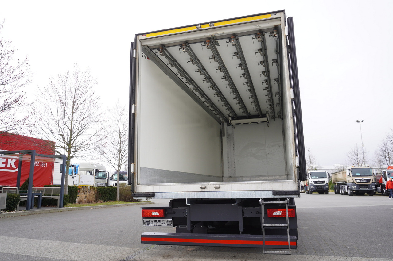 SCANIA R500 / Schmitz meat hook refrigerator / Carrier Supra 950U / 3rd steered axle - Camion frigorifique: photos 5 SCANIA R500 / Schmitz meat hook refrigerator / Carrier Supra 950U / 3rd steered axle - Camion frigorifique: photos 5