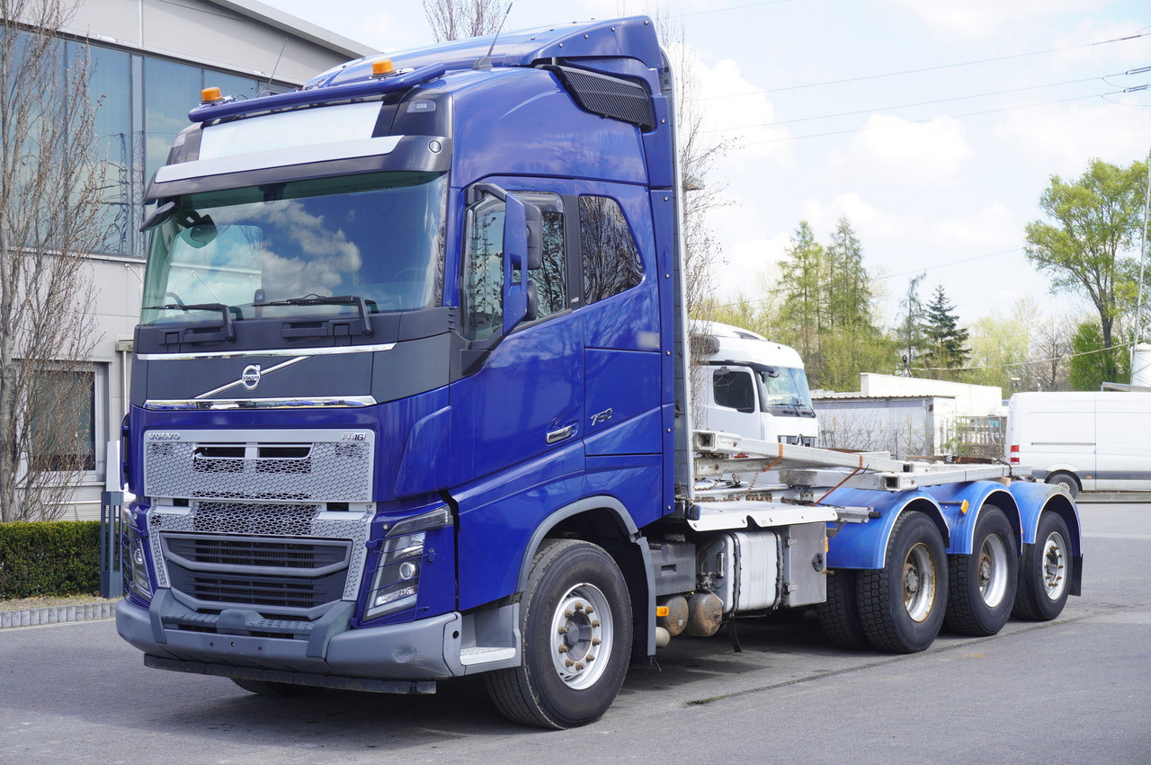 VOLVO FH16 750 8x4 / 750 HP! / 20 t load capacity / stanchion superstructure - Châssis cabine: photos 4 VOLVO FH16 750 8x4 / 750 HP! / 20 t load capacity / stanchion superstructure - Châssis cabine: photos 4