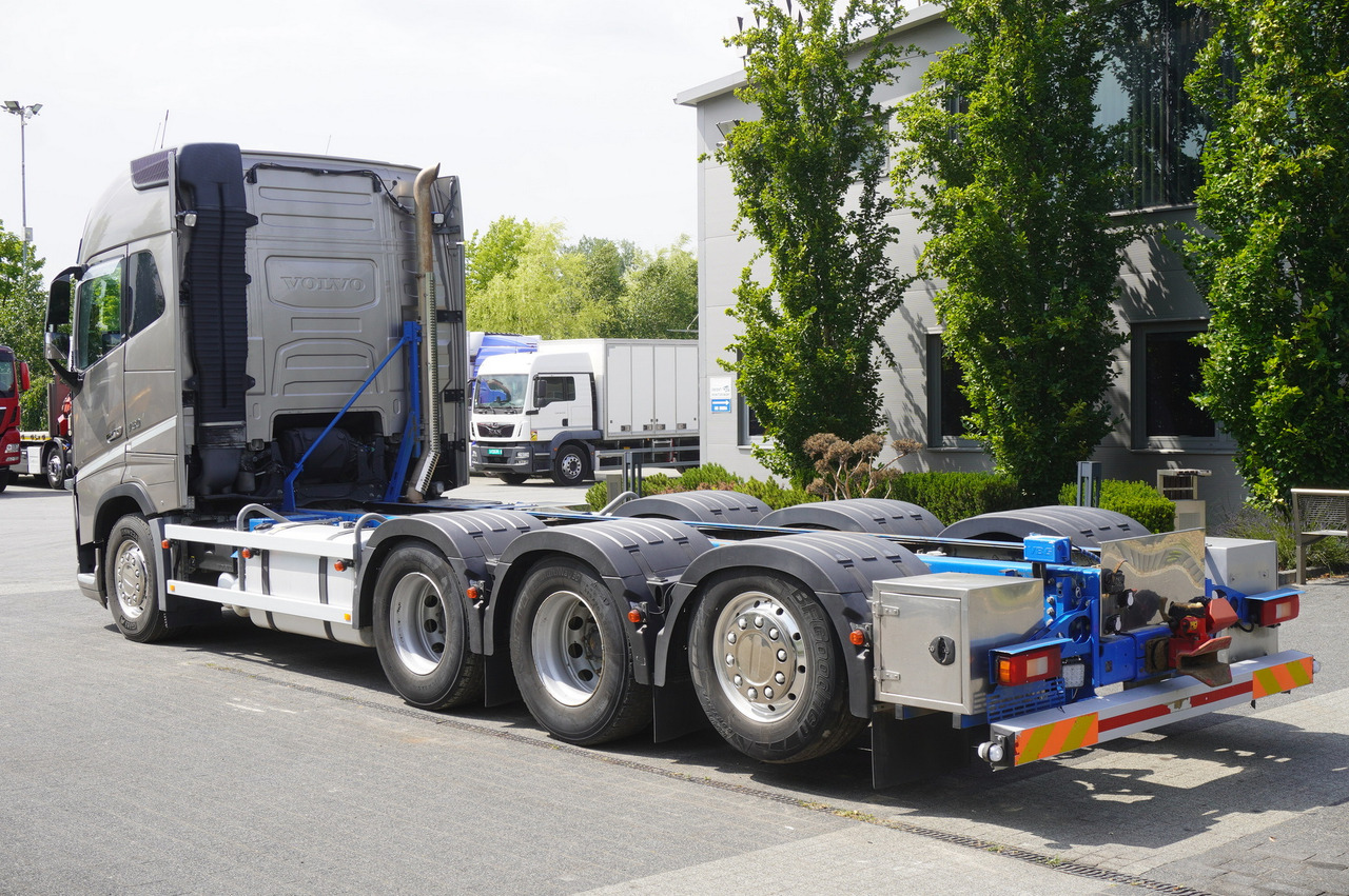 VOLVO FH16 750 8x4x4 / 750 HP! / Frame 685 cm / Steered 4th axle - Camion grue: photos 4 VOLVO FH16 750 8x4x4 / 750 HP! / Frame 685 cm / Steered 4th axle - Camion grue: photos 4