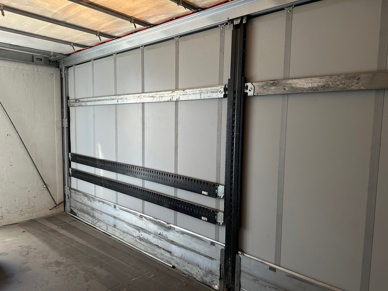Carrosserie bâchee VarioFRAME Bausatz curtain / 23 europallets / 2017: photos 8