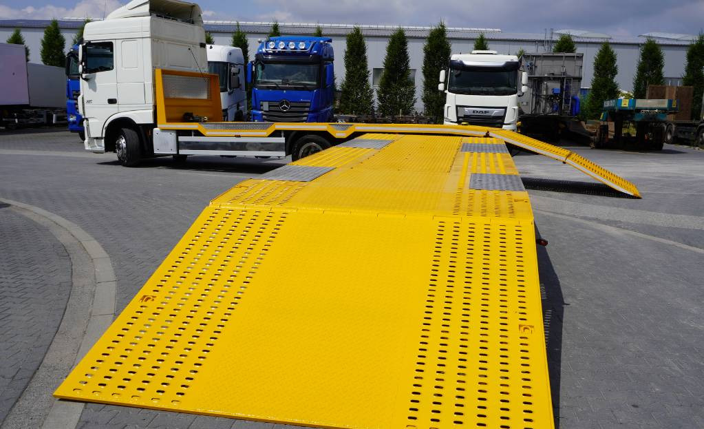 WECON trailer with a new tow truck body y.2023 - Remorque porte-engin surbaissée: photos 5 WECON trailer with a new tow truck body y.2023 - Remorque porte-engin surbaissée: photos 5