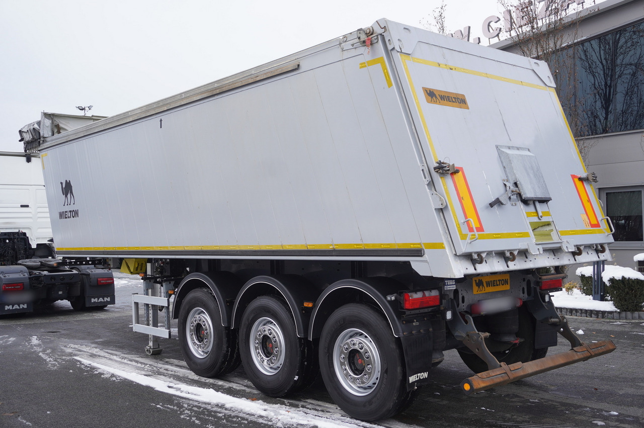 WIELTON NW-3 / weight 6.2 t / capacity 38m3 / Electrically folded roof / Teflon / 20 units, 2022 - Semi-remorque benne: photos 4 WIELTON NW-3 / weight 6.2 t / capacity 38m3 / Electrically folded roof / Teflon / 20 units, 2022 - Semi-remorque benne: photos 4