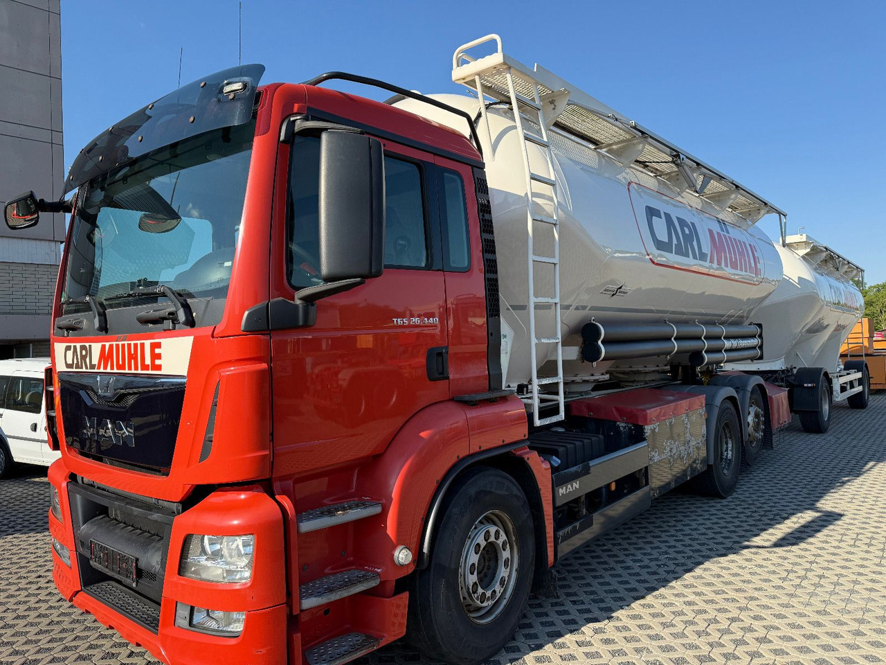 MAN TGS 26,440 Silo 31m³ Getreide Staub Rieselgüter - Camion hydrocureur: photos 4 MAN TGS 26,440 Silo 31m³ Getreide Staub Rieselgüter - Camion hydrocureur: photos 4