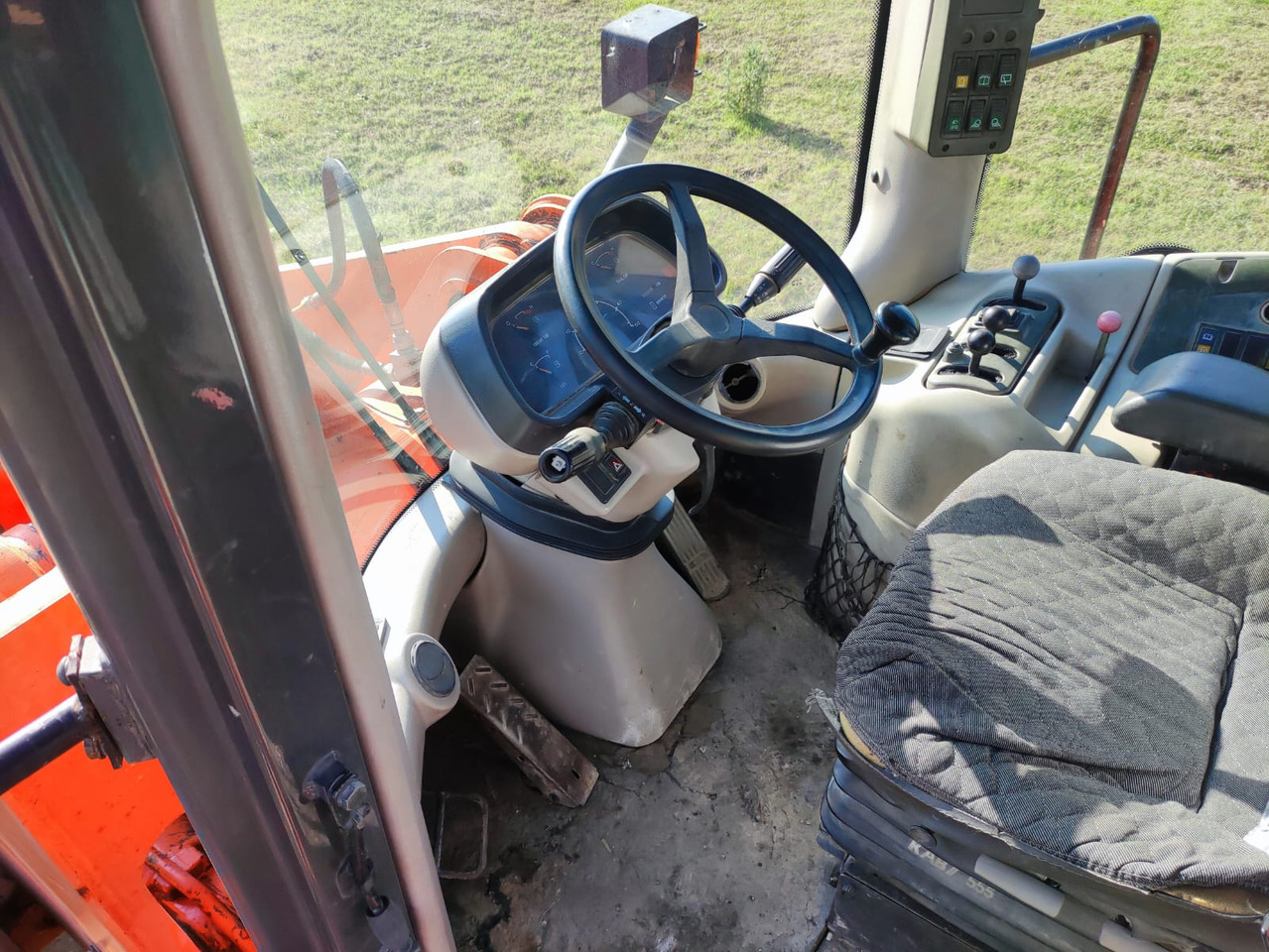 FIAT KOBELCO W270 - Chargeuse sur pneus: photos 5 FIAT KOBELCO W270 - Chargeuse sur pneus: photos 5