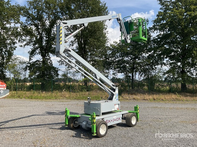 2000 Skyjack SJ12 2WD Electric Articulating Boom Lift - Nacelle articulée: photos 2 2000 Skyjack SJ12 2WD Electric Articulating Boom Lift - Nacelle articulée: photos 2
