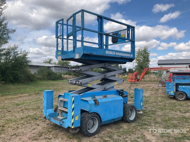 2007 Genie GS2668RT 4x4 Diesel Scissor Lift - Nacelle ciseaux: photos 2 2007 Genie GS2668RT 4x4 Diesel Scissor Lift - Nacelle ciseaux: photos 2
