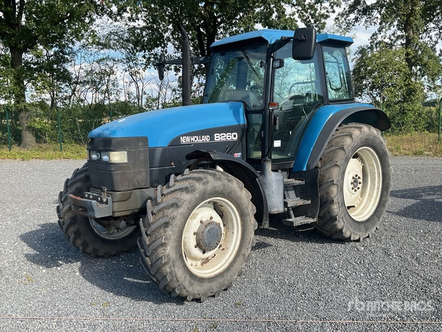 New Holland 8260 4WD Tractor - Tracteur agricole: photos 2 New Holland 8260 4WD Tractor - Tracteur agricole: photos 2