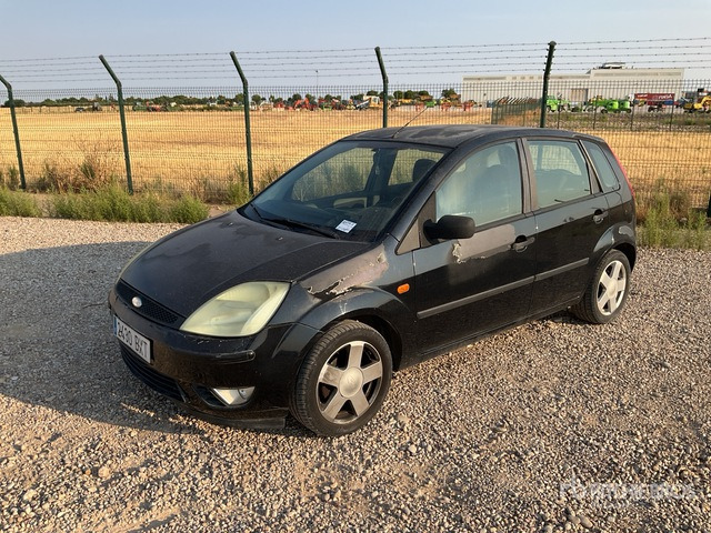 2002 Ford Fiesta Automobile - Voiture: photos 2 2002 Ford Fiesta Automobile - Voiture: photos 2