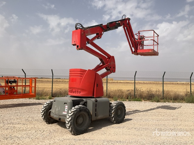 2006 Haulotte HA12PX 4WD Diesel Articulating Boom Lift - Nacelle articulée: photos 1 2006 Haulotte HA12PX 4WD Diesel Articulating Boom Lift - Nacelle articulée: photos 1