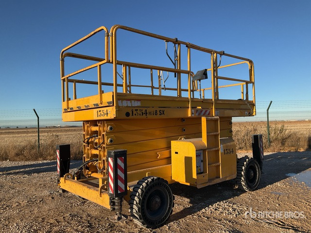 2007 Haulotte H18SX 4x4 Diesel Scissor Lift - Nacelle ciseaux: photos 2 2007 Haulotte H18SX 4x4 Diesel Scissor Lift - Nacelle ciseaux: photos 2