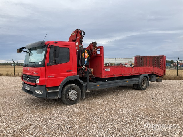 2007 Mercedes-Benz Atego 1524 2007 Toimil 120 3S 4330 kg on 4x2 Flatbed Truck with Crane - Camion plateau, Camion grue: photos 4 2007 Mercedes-Benz Atego 1524 2007 Toimil 120 3S 4330 kg on 4x2 Flatbed Truck with Crane - Camion plateau, Camion grue: photos 4
